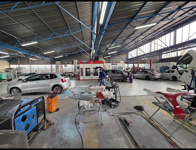 1,300M² WAREHOUSE FOR SALE IN BOOYSENS RESERVE
